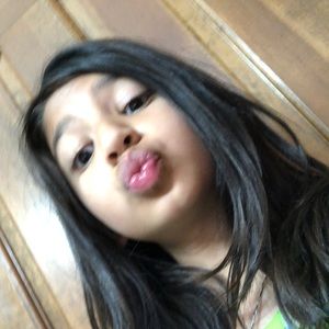 Meet your Posher, Alia